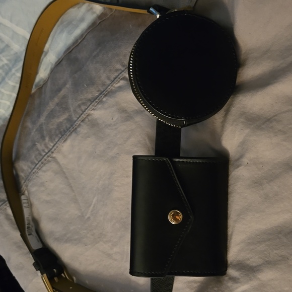 Michael Kors l/XL belt with attached pouches NWT - Picture 4 of 5